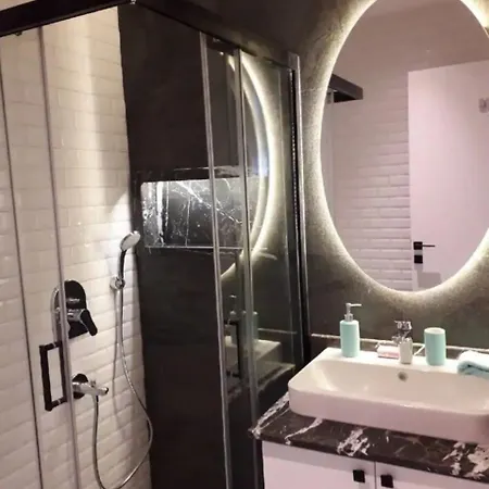 C Lounge Cleopatra Premium Апартаменты *