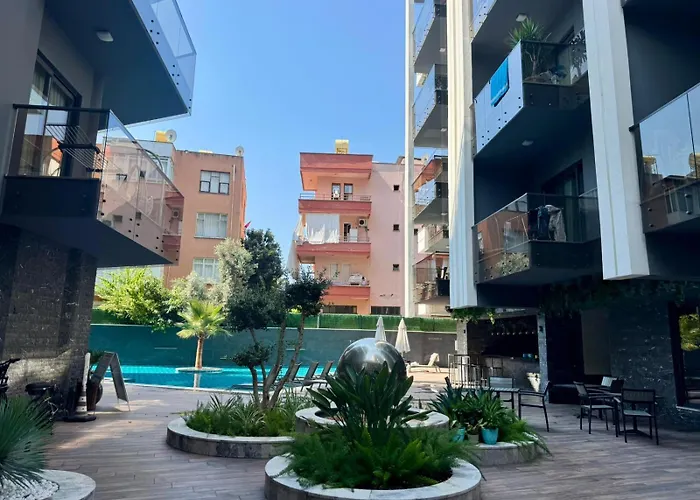 C Lounge Cleopatra Premium