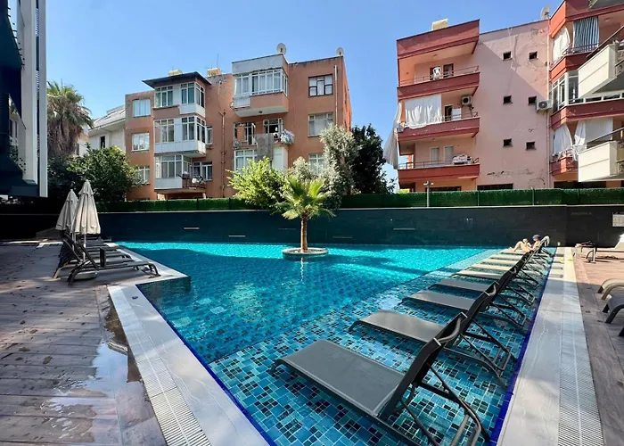 C Lounge Cleopatra Premium *