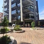 C Lounge Cleopatra Premium * אלאניה